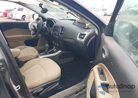 2018 Jeep Compass Sport Fwd z USA, uszkodzony, nr VIN 3C4NJCAB8JT487506